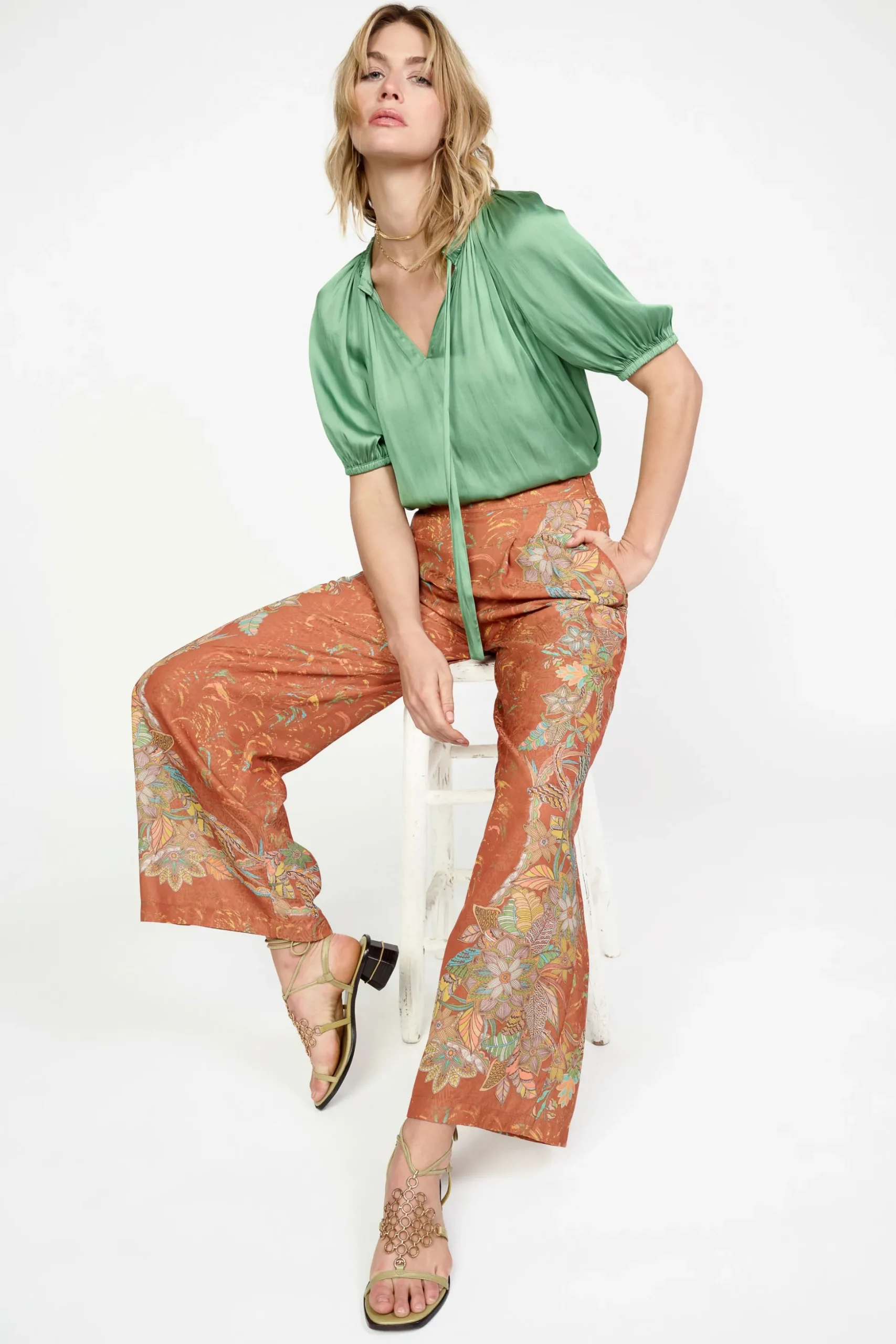 Border Print Retro Floral Pants