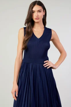 Cari Ribbed Contrast Pleated Dress