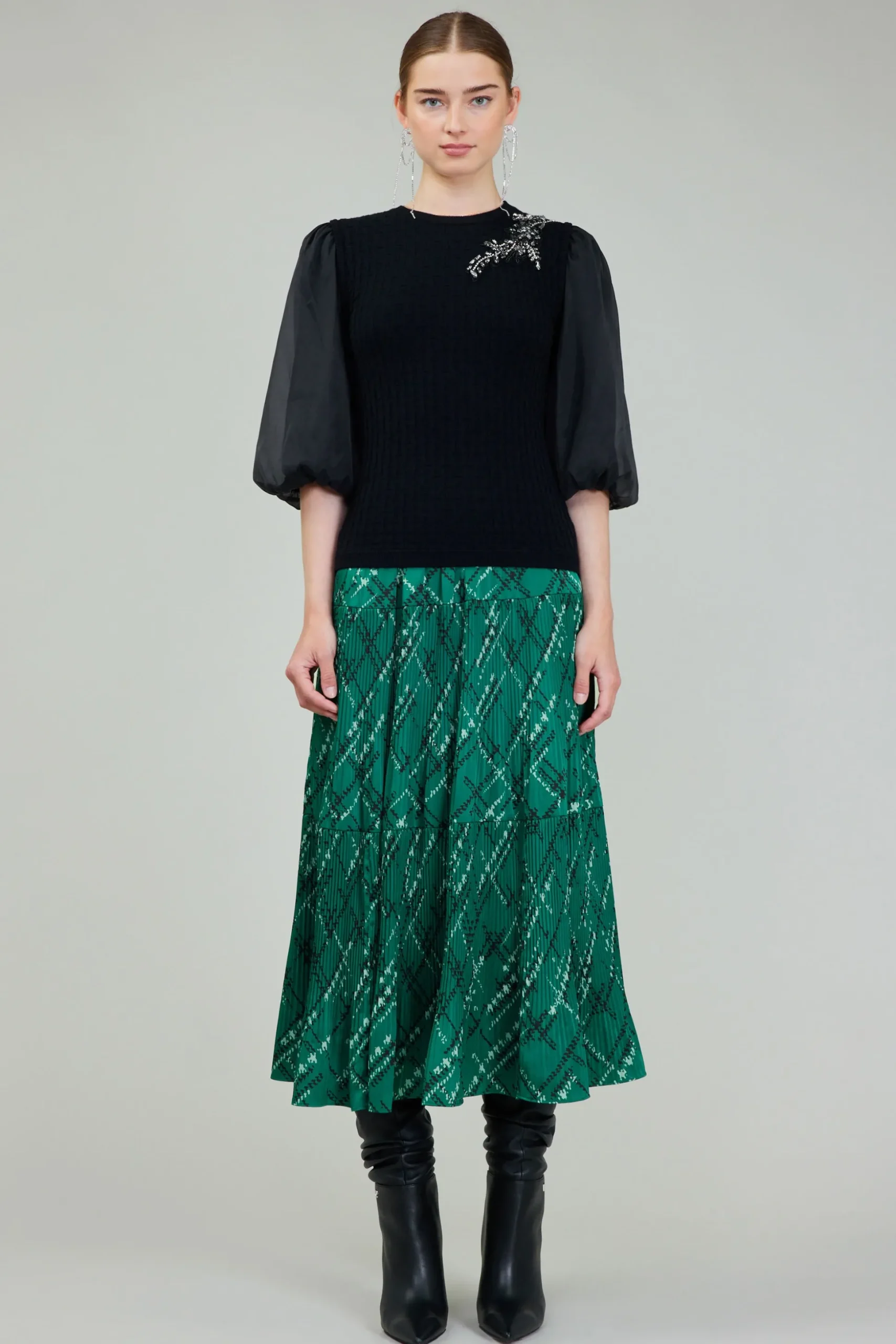 Contrast Sleeve Knit Blouse