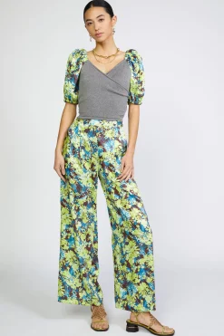 Contrast Sleeve Sweetheart Top