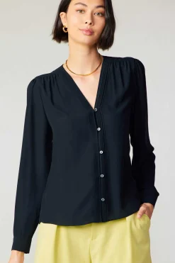 Pleat Detail Buttondown Shirt